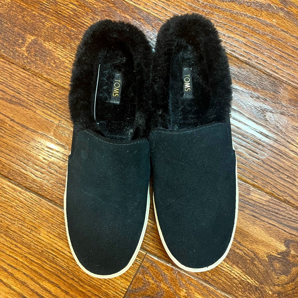 Toms slip on fur lined sneakers